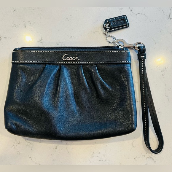 Coach wristlet - Picture 2 of 4